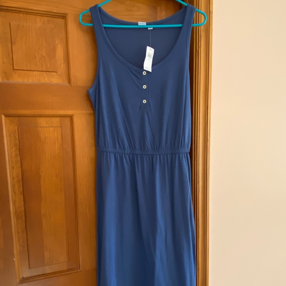 Brand new Gap dress size small.